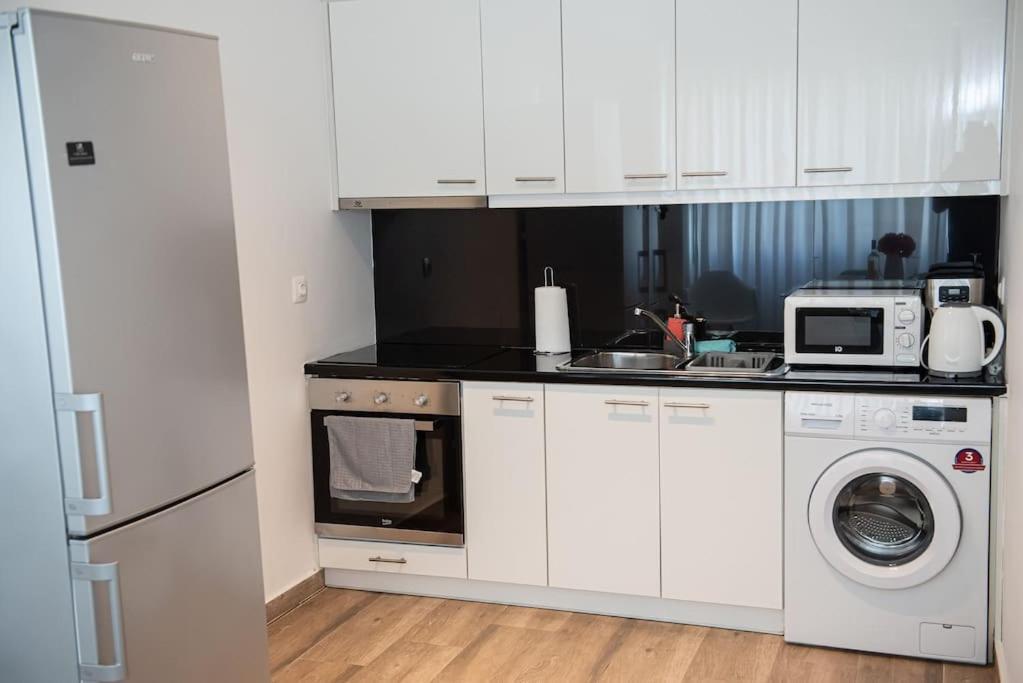 Bright 2Br Apartment In Palaio Faliro- Athens Exterior photo