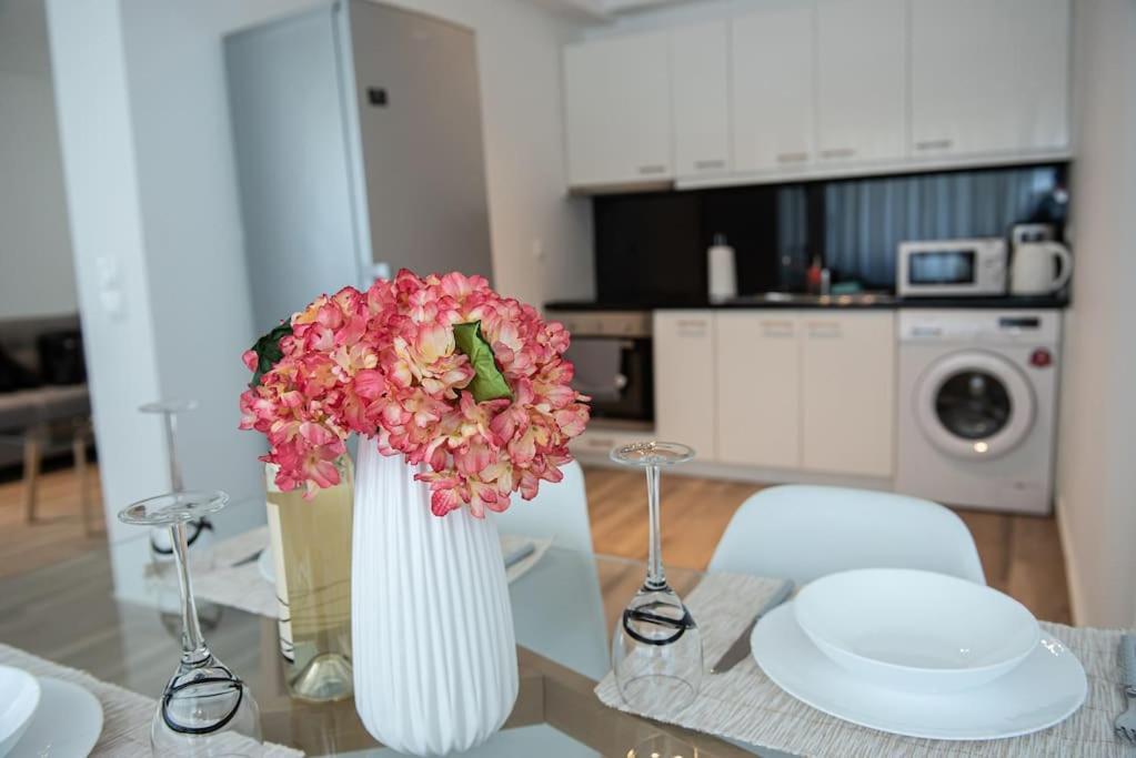 Bright 2Br Apartment In Palaio Faliro- Athens Exterior photo